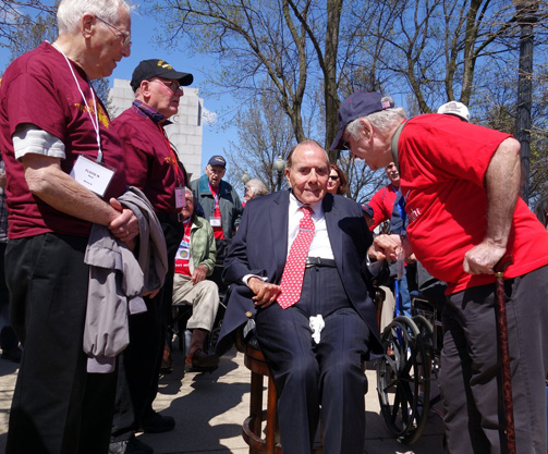 Former longtime Senator Robert Dole, himself a veteran, greeted the Honor Flight veterans. / Photo by Mike & Daphne Downes