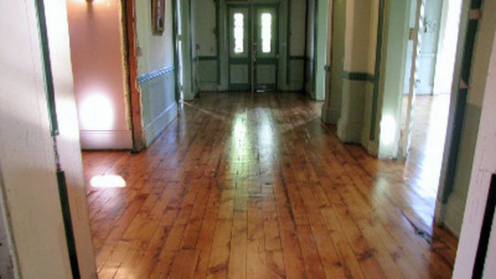 Thanks to the generous contributions of members, friends and the town, the orginal wide pine plank floors of Harmony Hall double parlor, formal dining room, former library, large entry hall, and grand staircase hallway have been expertly restored.